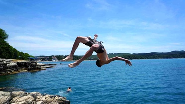 Kerpe Kayalıkları'nda Adrenalin Dolu Atlayışlar