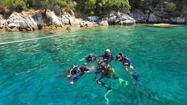 Marmaris'te Babalar Günü'nde şehit babasıyla anlamlı dalış