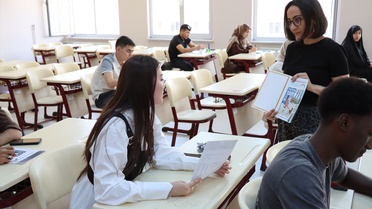 Kazak öğrenci, 5 yılda Türkçe öğrenip bölüm birincisi oldu