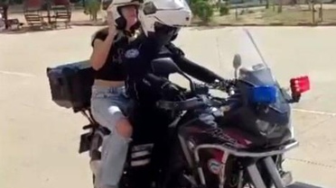 Keşan'da Motosikletli Polis Öğrencileri Yardımcı Oldu