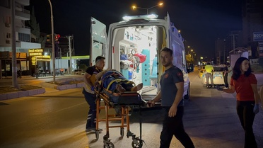 Mersin'de Taksiyi Çarpan Araçta Yaralanma