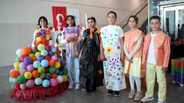 Akyazı'da Atık Sanat Defilesi