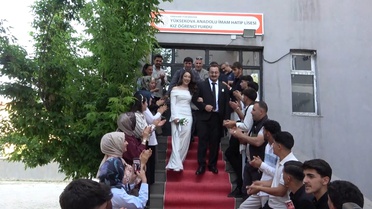 Öğretmen Çiftin Nikahı Okulda Kıyıldı