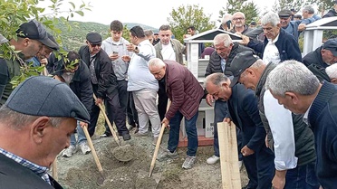Rıza Çalımbay'ın annesi Fatma Çalımbay son yolculuğuna uğurlandı