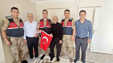 Sason'da Jandarma, Babalar Günü'nde Şehit Babalarını Ziyaret Etti