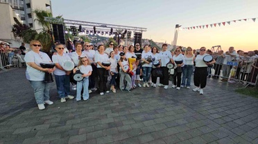 Zonguldaklı kadınlardan kurtuluş yıl dönümünde darbuka şov