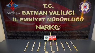 Batman’da akıllara durgunluk veren olay: Yolcu otobüsünde yakalanan 4 şüphelinin midesinden kilo kilo uyuşturucu çıktı