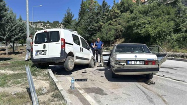 Burdur'da Trafik Kazası: 5 Yaralı