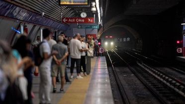 İzmir'de kablo hırsızlığı girişimi metro seferlerini aksattı
