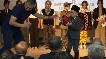 Minik Tuna'nın Zeybek Performansı