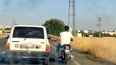 Motosikletli Sürücü Tehlikeli Yolculuk Yaptı