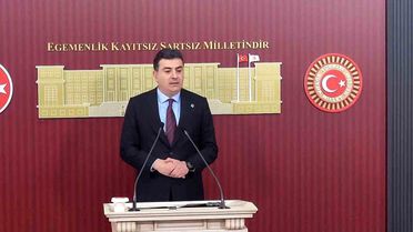 Özgür Özel Ekibi Meclis'te grup toplantısı ısrarını sürdürüyor