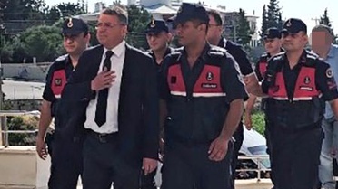 Silifke Belediyesi'ne yönelik 'rüşvet' soruşturmasında belediye başkanı ile birlikte 9 kişi tutuklandı