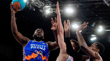 TOFAŞ, Terrell Carter ile Anlaştı