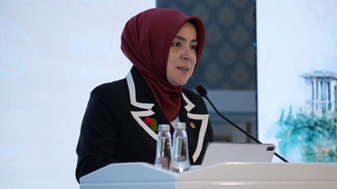 Kadınların kamusal hayata katılım engelleri kaldırıldı