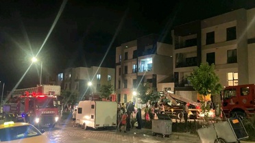 Alevlerin yükseldiği apartman dairesinde dumandan etkilenen 3 kişiyi itfaiye kurtardı