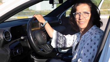 Mezara Gitmek İçin Ehliyet Aldı