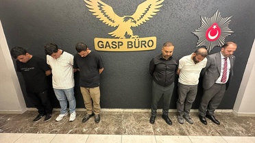 AVM'de Usulsüz Denetim Yapan 6 Şüpheli Yakalandı