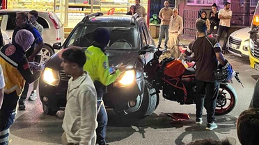 İnegöl'de Motosiklet Otomobile Çarptı