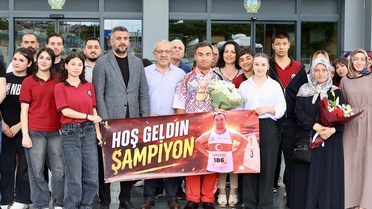 Abdullah İnan, 7 Madalyayla Döndü