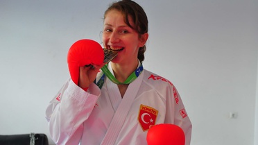Nurbade Büber Dünya Şampiyonu Oldu