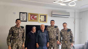Hatay Emniyeti'nden Şehit ve Gazi Ailelerine Babalar Günü Ziyareti