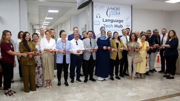 MCBÜ'de Yabancı Dil Merkezi Açıldı