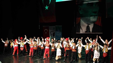 Nilüferli miniklerin mezuniyet sevinci
