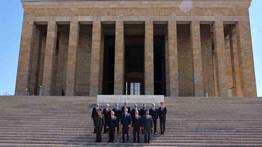 Polonyalı lider Ankara'da Anıtkabir'i ziyaret etti