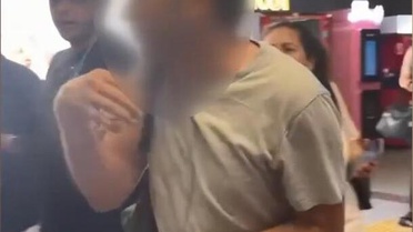 Şişli'de Metrobüs İstasyonunda Gizli Fotoğraf Çekme Olayı