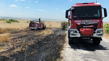 Süloğlu'nda Arazi Yangını: Buğday Tarlası Zarar Gördü