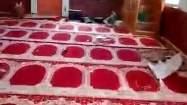 Tahrip edilen köy camisi belediye ekiplerince yeniden ibadete hazır hale getirildi
