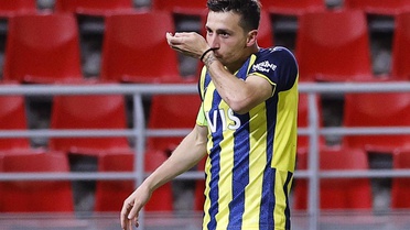 Taraftarlar şaşkın! Fenerbahçe'de Mert Hakan Yandaş sürprizi