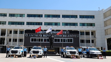 Antalya'da 4 bin 322 sahte parfüm ele geçirildi