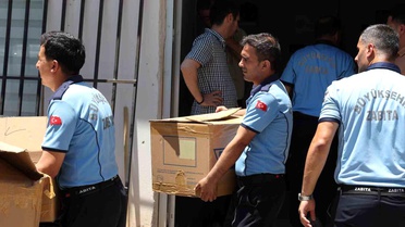 Antalya'da zabıta 4 bin 322 sahte parfüme el koydu