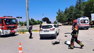 Balıkesir'de Araç Kazası: 2 Öğrenci Yaralandı