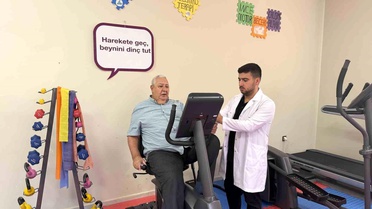 Hastalığın etkisiyle kaybolan adam Alzaymır Merkezi'nde yeniden hayat buldu