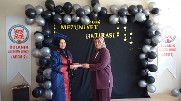 Kadınların Okuma Yazma Mezuniyeti Coşkusu