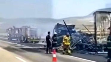 Otoyolda Yangın: Tır Kullanılamaz Hale Geldi