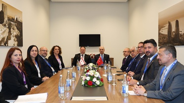 Kurtulmuş ve Öztürkler Bakü'de Buluştu