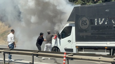 Üsküdar'da Kamyonet Yangını Kontrol Altına Alındı
