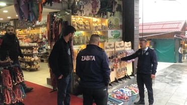 Ayder'de kaldırımlar yayalara kaldı