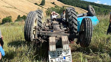Bafra'da Traktör Devrildi, Sürücü Hayatını Kaybetti - sondakika.com