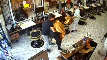 Berber Müşteriyi Heimlich ile Kurtardı