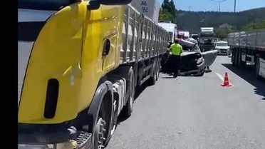 Çorum'da TIR'a Arkadan Çarpan Otomobilde 4 Yaralı