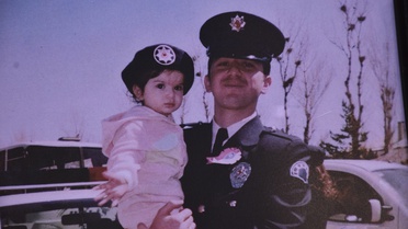 Deprem şehidi polisin kızı mezun oldu