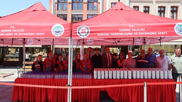Edirne'de Aşure İkramı