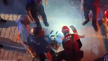 Engelli Genç Asansörde Mahsur Kaldı