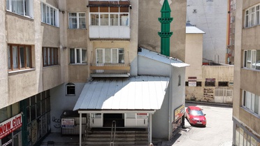 Uzaktan gören minare sanıyor, yanına yaklaşan şaşkına dönüyor