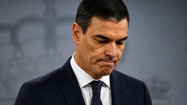 İspanya'da yolsuzluk kıskacındaki Başbakan Pedro Sanchez'e istifa çağrıları yükseldi